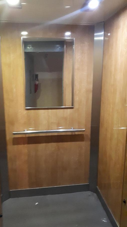 Apartamenty Centrum Panoramiczna Mala Dwojka Swan Labedz Promenada Klimatyzacja Lodowa Kielce Exterior foto